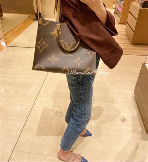 LOUIS VUITTON ON THE GO MM BAG REVIEW e what's in my .